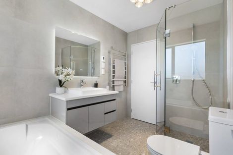 Photo of property in 90 Awaruku Road, Torbay, Auckland, 0630