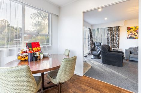 Photo of property in 14 Kemp Road, Massey, Auckland, 0614