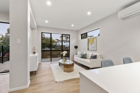 Photo of property in 51a Reynella Drive, Massey, Auckland, 0614