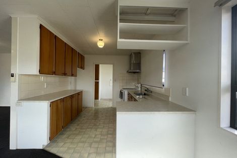 Photo of property in 94 Roberts Road, Te Atatu South, Auckland, 0610