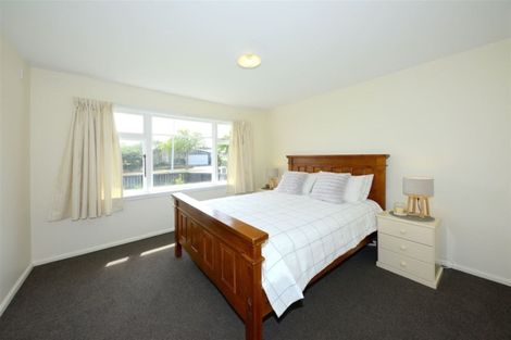 Photo of property in 96 Bickerton Street, Wainoni, Christchurch, 8061