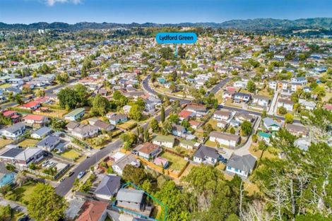 Photo of property in 14 Barnfield Place, Glendene, Auckland, 0602