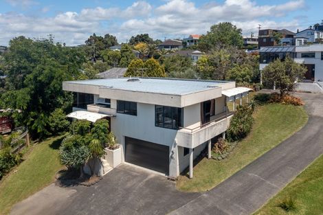 Photo of property in 1/55 Nigel Road, Browns Bay, Auckland, 0630