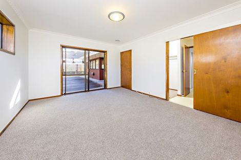 Photo of property in 16 Voltaire Court, Botany Downs, Auckland, 2010