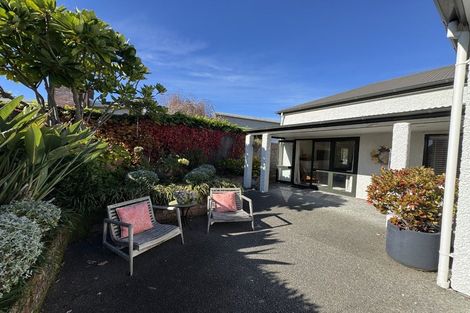 Photo of property in 35 Muritai Crescent, Havelock North, 4130