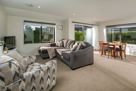 Photo of property in 8 Pukeko Place, Wanaka, 9305