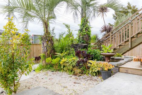 Photo of property in 36 Makora Road, Massey, Auckland, 0614