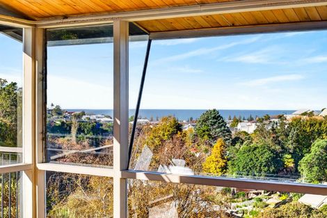 Photo of property in 17 Spencer Road, Hospital Hill, Napier, 4110