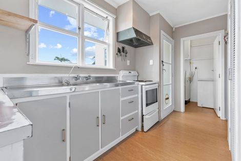 Photo of property in 14 Riverpark Crescent, Henderson, Auckland, 0610
