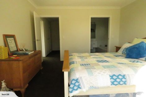 Photo of property in 100 Pohutukawa Drive, Levin, 5571