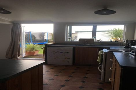 Photo of property in 3 French Street, Moturoa, New Plymouth, 4310