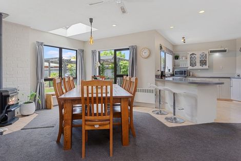 Photo of property in 6 Grove Place, Rangiora, 7400