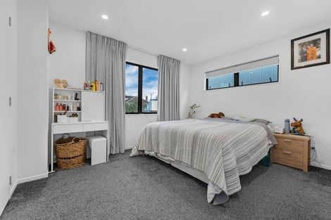 Photo of property in 2 Fields Road, Manurewa, Auckland, 2102