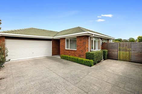 Photo of property in 2/23 Gamblins Road, Saint Martins, Christchurch, 8022