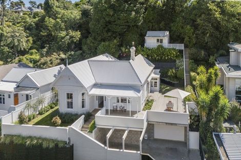Photo of property in 16 Bracken Street, New Plymouth, 4310