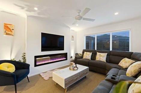 Photo of property in 25a Elizabeth Street, Orewa, 0931