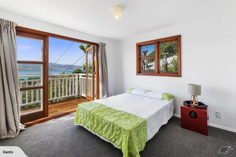 Photo of property in 49 Hungerford Road, Lyall Bay, Wellington, 6022