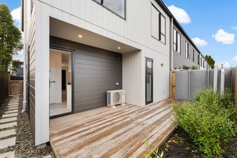 Photo of property in 3/27 Taikata Road, Te Atatu Peninsula, Auckland, 0610