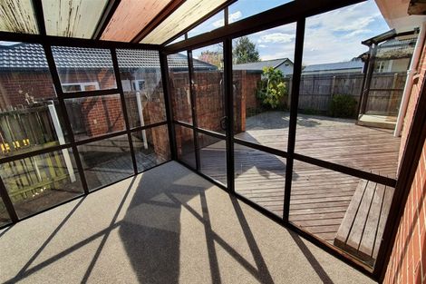 Photo of property in 44 Pinehurst Crescent, Russley, Christchurch, 8042
