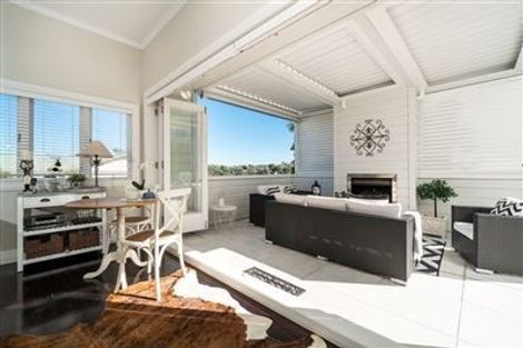 Photo of property in 41 Seaview Avenue, Northcote, Auckland, 0627