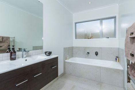Photo of property in 41 Liquidambar Drive, Hobsonville, Auckland, 0616