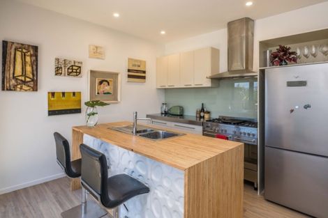 Photo of property in 77u2 Nevay Road, Miramar, Wellington, 6022