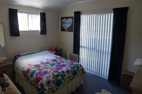 Photo of property in 1/130 Colwill Road, Massey, Auckland, 0614