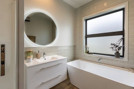 Photo of property in 8 Mirek Street, Waikanae, 5036