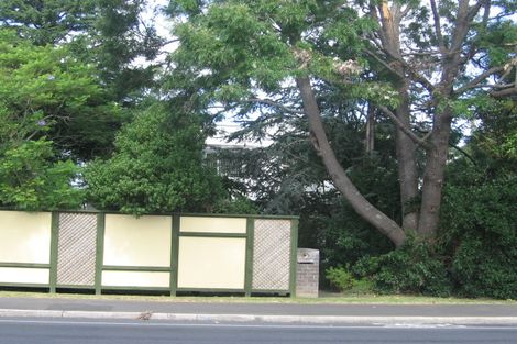 Photo of property in 2/96 Shakespeare Road, Milford, Auckland, 0620