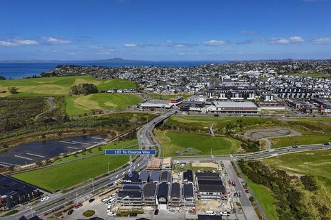 Photo of property in 102 Te Oneroa Way, Long Bay, Auckland, 0630