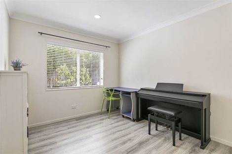 Photo of property in 2/20 Penruddocke Road, Half Moon Bay, Auckland, 2012