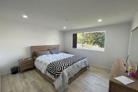 Photo of property in 35 Leaver Place, Weymouth, Auckland, 2103