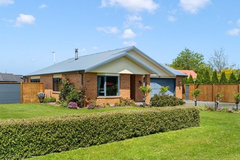 Photo of property in 77 Reading Street, Greytown, 5712