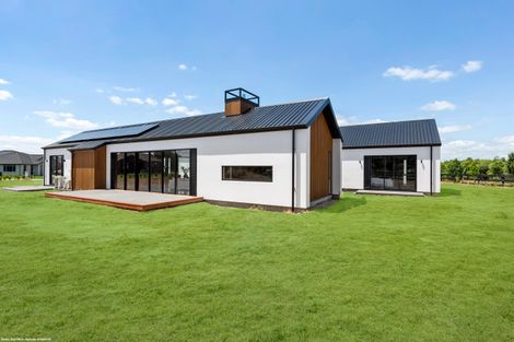 Photo of property in 35 Mike Smith Drive, Cambridge, 3434