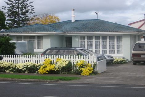 Photo of property in 2/128 Kimpton Road, Auckland, 2025