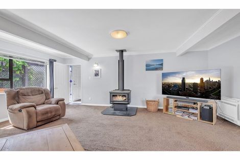 Photo of property in 12 Gibbs Drive, Woodend, 7610