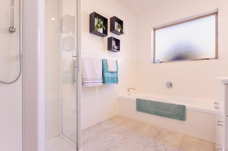 Photo of property in 8 Leanne Way, Waikanae Beach, Waikanae, 5036