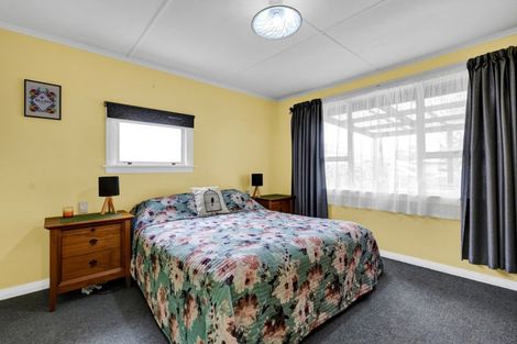 Photo of property in 19 Kahikatea Street, Inglewood, 4330