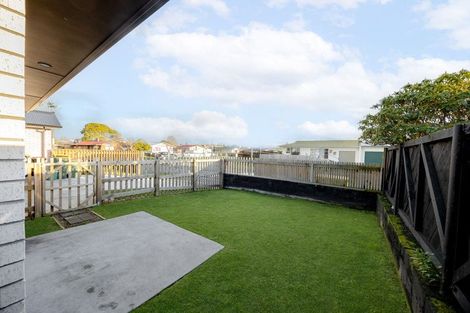 Photo of property in 2u2 Grange Avenue, Nawton, Hamilton, 3200