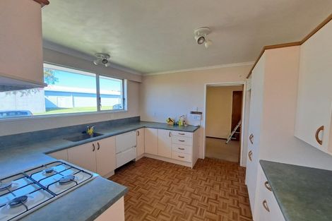 Photo of property in 56 Nevada Drive, Merrilands, New Plymouth, 4312