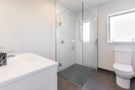 Photo of property in 36 Makora Road, Massey, Auckland, 0614