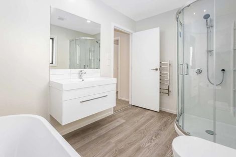 Photo of property in 41 Farnworth Terrace, Glenside, Wellington, 6037