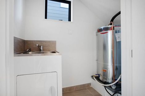 Photo of property in 129 Lancaster Road, Beach Haven, Auckland, 0626