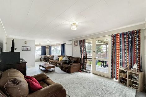 Photo of property in 33 Suzanne Grove, Kelvin Grove, Palmerston North, 4414