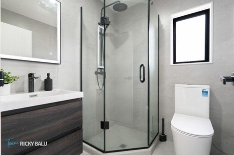 Photo of property in 43a Mirrabooka Avenue, Botany Downs, Auckland, 2010