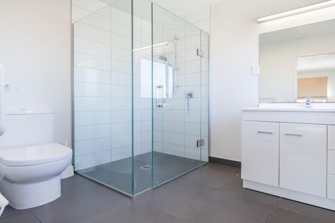 Photo of property in 36 Makora Road, Massey, Auckland, 0614