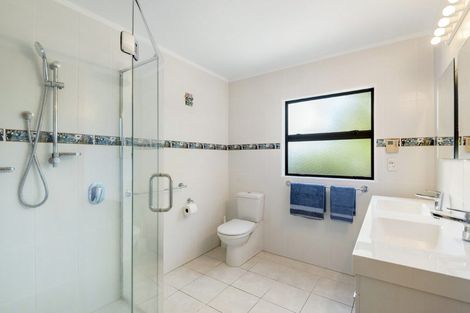 Photo of property in 2/5 Alma Road, Milford, Auckland, 0620