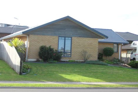 Photo of property in 108 Lakeside Drive, Orewa, 0931