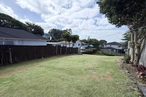 Photo of property in 15 Riverview Road, New Lynn, Auckland, 0600