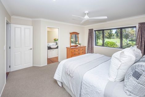Photo of property in 72 Barrington Drive, Huntington, Hamilton, 3210